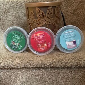Yankee Candle Wax Warmer With Three Scents